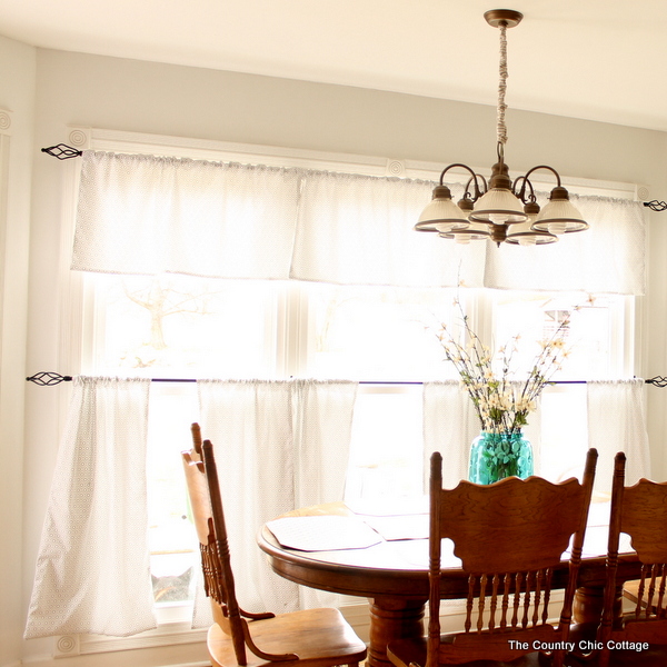 Image of kitchen windows with cafe curtain set