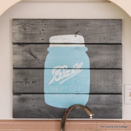 Mason jar pallet art -- make this home decor art for your home or as a gift for any mason jar lover!