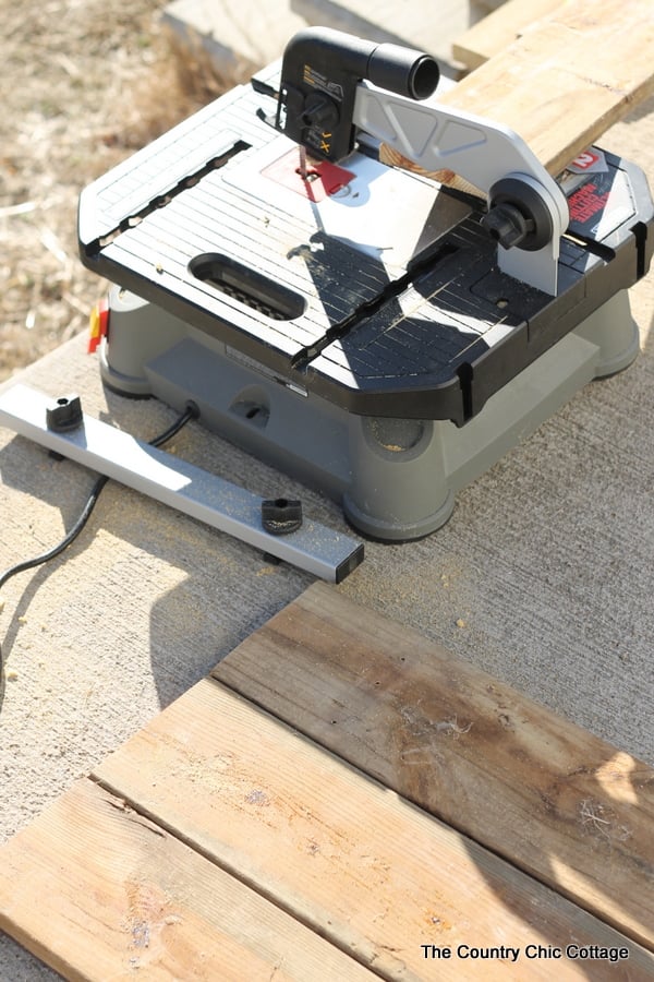 cutting boards with saw