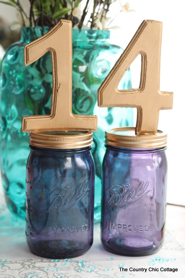 Mason jar table number for weddings -- a quick and easy way to make table numbers for your event!