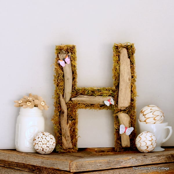 Woodland style spring monogram -- an easy to make addition to your home decor this season!
