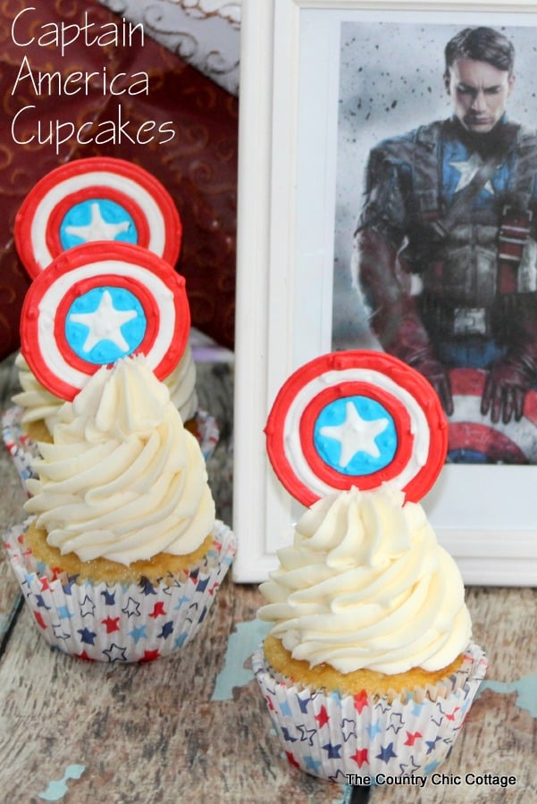Captain America Cupcakes -- let your love for the Avengers shine with these great cupcakes celebrating the American hero.