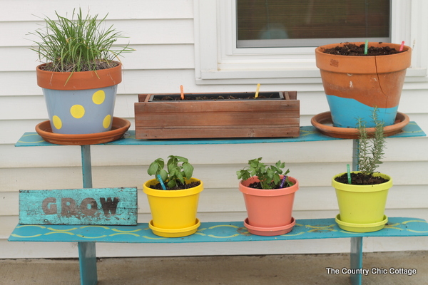 Bright and colorful porch and patio outdoor decor ideas.