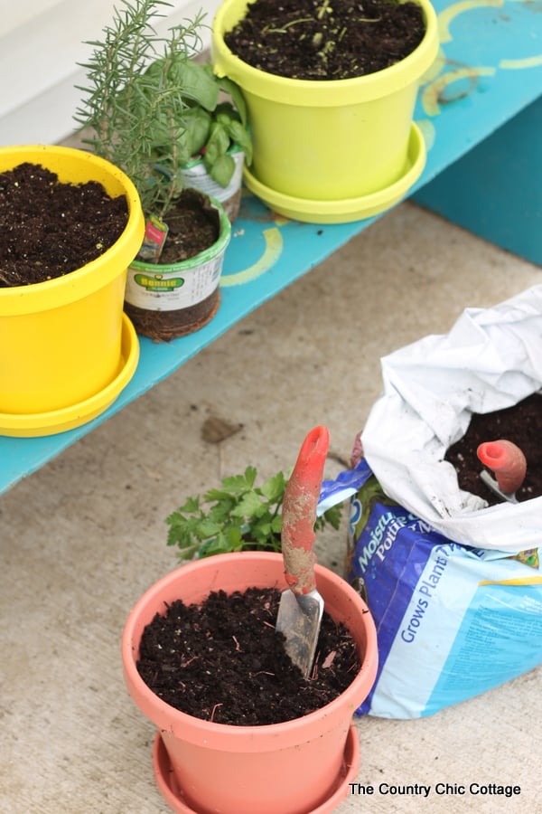 Bright and colorful porch and patio outdoor decor ideas.