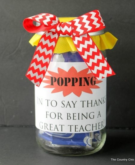 Popcorn Teacher Gift in a Jar -- print this free printable label and add popcorn to a fun gift in a jar for any teacher!