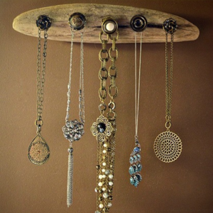 DIY Driftwood Jewelry Holder by Intimate Weddings
