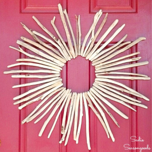 Driftwood Wreath by Sadie's Seasongoods