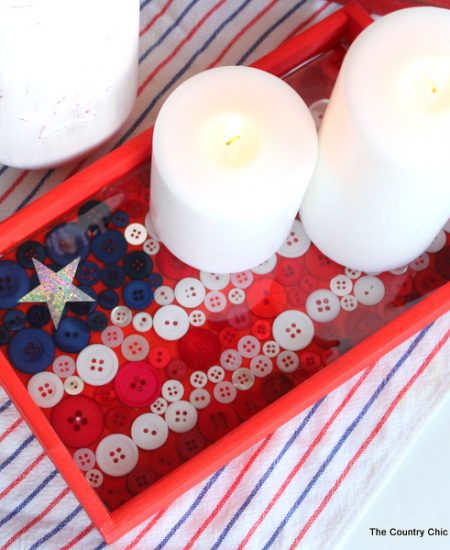 Make this button flag tray for summer parties and decor. Click to see the tutorial for making this!