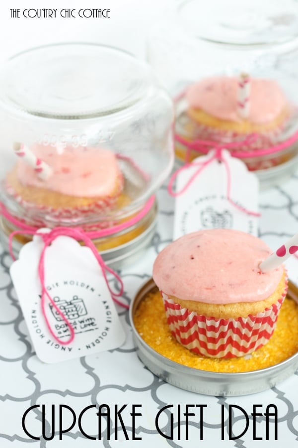 An adorable cupcake gift idea with a recipe for strawberry lemonade cupcakes!