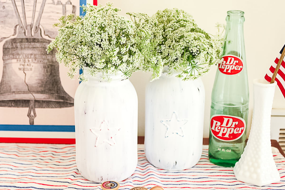 vases en pot Mason pour le 4 juillet