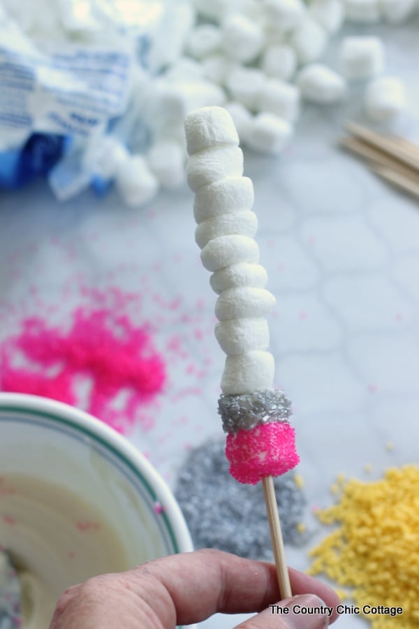 Pencil marshmallow pop -- a fun treat for back to school or to give to the teacher!