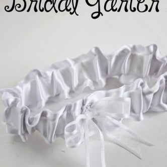 Quick and easy wedding craft ideas for your ceremony and reception.