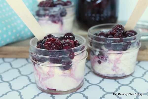 Can you own very berry ice cream topping with this recipe.  This is super easy!  A great way to get into canning!