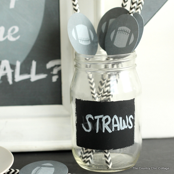 Chalkboard Football party paper straws.