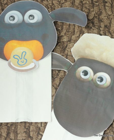 Make these Shaun the Sheep paper bag puppets in just a few minutes and have tons of fun! Celebrate the release of the new movie into theaters!