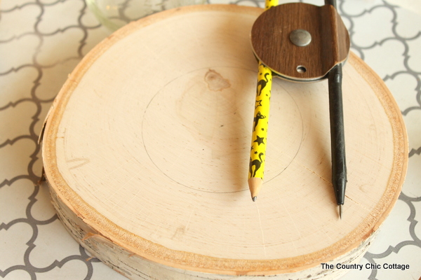 Wood and mason jar tiki torches -- tackle this outdoor project for a fun addition to any outdoor area! Get the step by step instructions here!