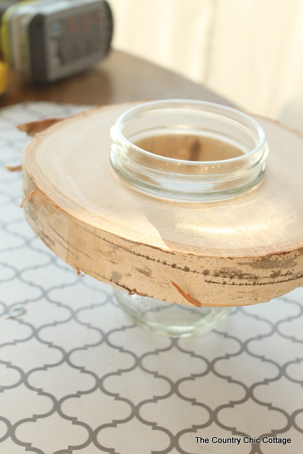 Wood and mason jar tiki torches -- tackle this outdoor project for a fun addition to any outdoor area! Get the step by step instructions here!