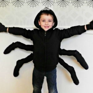 Last Minute Spider Costume and Halloween Snack by Mad in Crafts