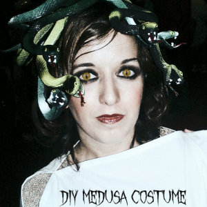 Make Your Own Medusa Costume by Morena's Corner