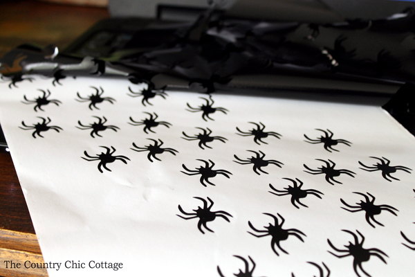 cutting spiders out with cricut machine 