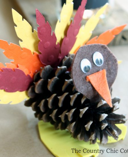 These pinecone turkeys are a fun craft to make for Thanksgiving! This is a great idea to let the kids make at the kids' table!