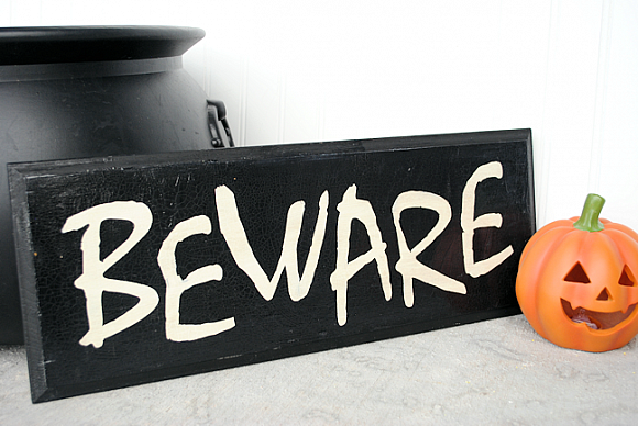 10 Halloween decor ideas to spook up your home this fall!