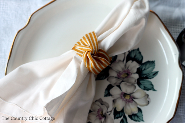 knotted ribbon napkin ring for thanksgiving