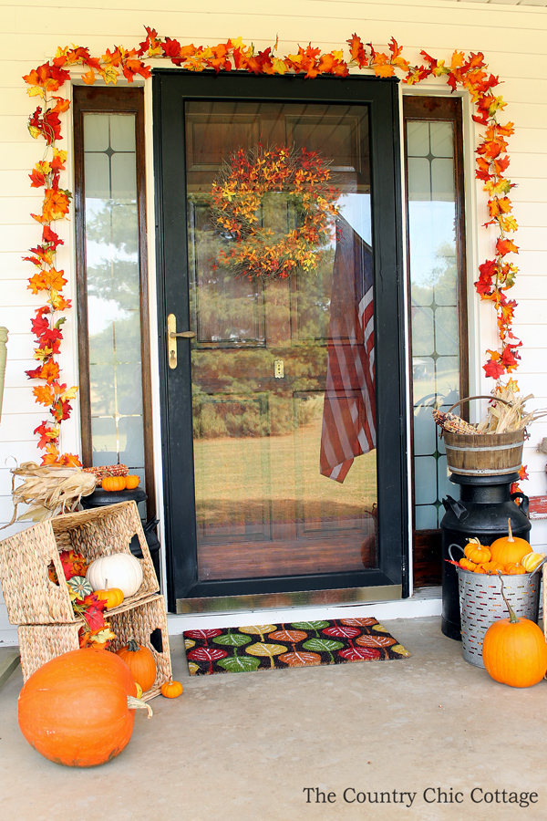 Outdoor fall decor -- perfect for the porch!