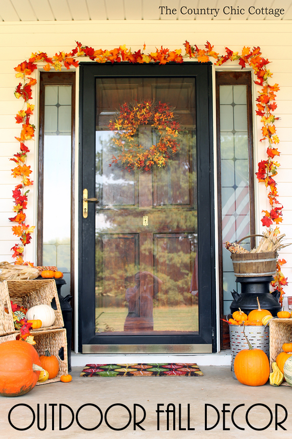 Outdoor fall decor -- perfect for the porch!