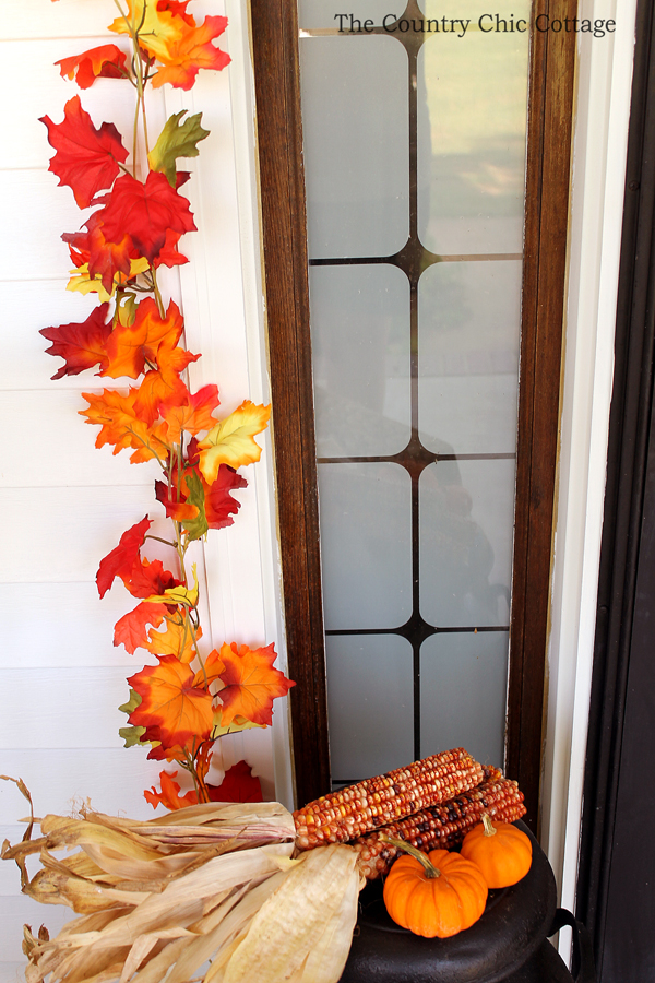 Outdoor fall decor -- perfect for the porch!