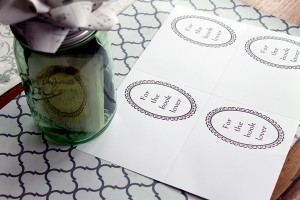Make this book lover gift in a jar in just a few minutes! Great idea for a Christmas gift!
