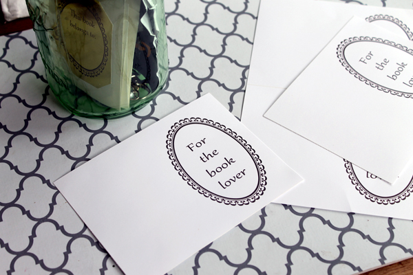 DIY Book Lover Gift Idea printable labels with design