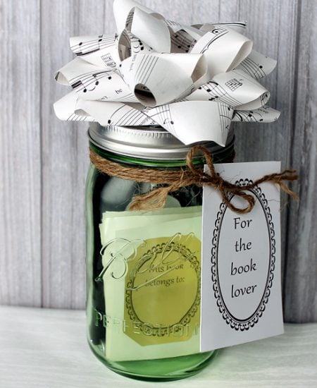 Make this book lover gift in a jar in just a few minutes! Great idea for a Christmas gift!