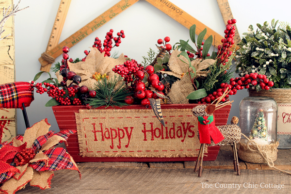 Loving these rustic Christmas mantel decorating ideas! Mason jars, burlap, and barnwood.....my favorite combination!