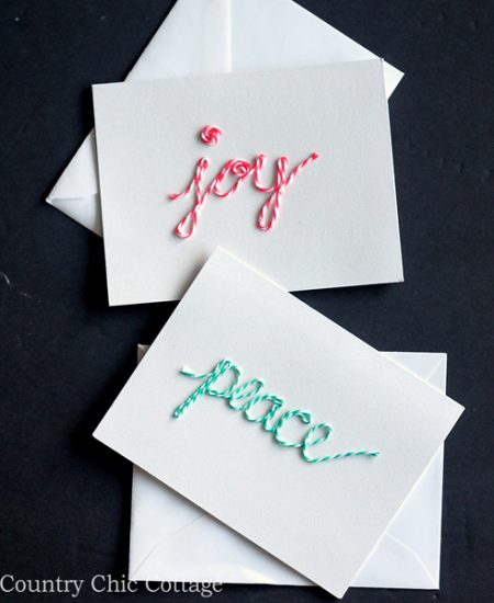 Make your own Christmas cards with these super simple ideas! Make baker's twine Christmas cards in minutes with these step by step instructions.