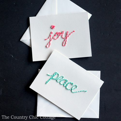 Make your own Christmas cards with these super simple ideas! Make baker's twine Christmas cards in minutes with these step by step instructions.