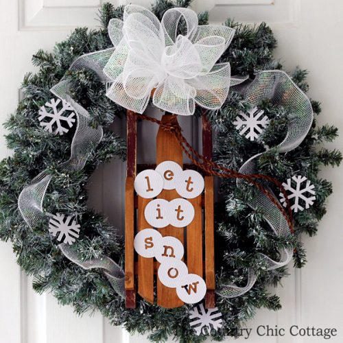 Make this snow wreath for your home this holiday season! A fun addition to your door for Christmas and winter!