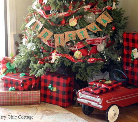 Come visit a rustic farmhouse Christmas home tour!