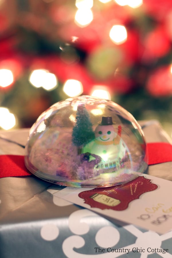 snow globe present toppers for your Christmas gifts