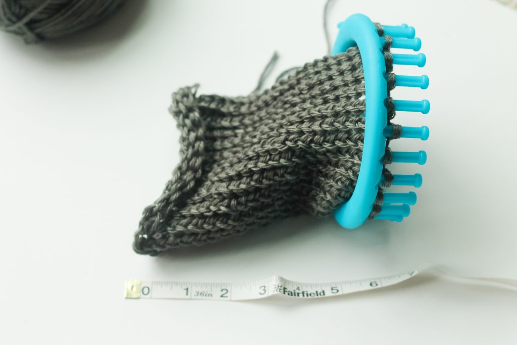 knittingcup sleeve with knitting loom