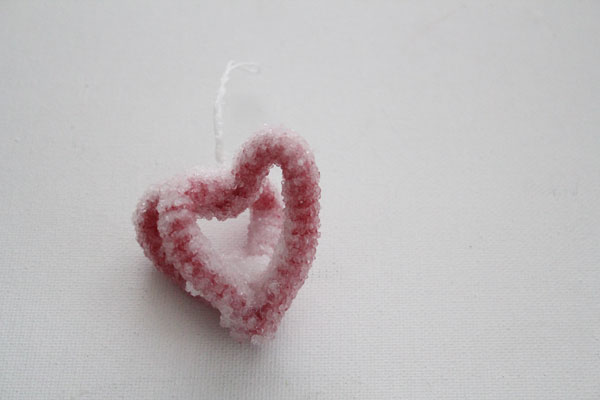 Quick and easy Valentine's Day craft ideas - Borax crystal hearts craft