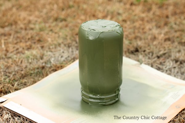 spray paint green