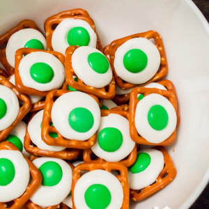 Green Eggs And Ham Pretzel Bites by Practically Functional