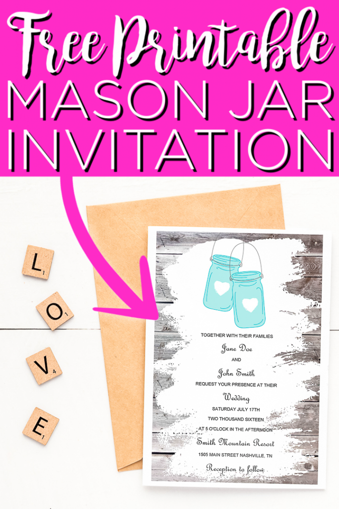Imprimez ces invitations de pot Mason directement dans le confort de votre foyer! C'est une excellente façon d'organiser un magnifique mariage rustique à petit budget! #masonjar #printable #freeprintable #wedding #invitation