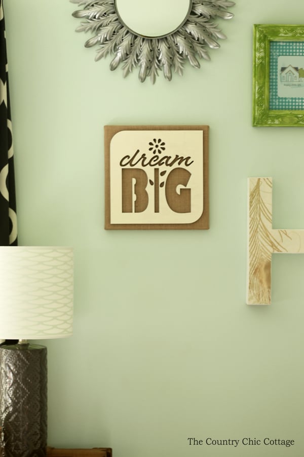 You can make this burlap wall art in just minutes! Uses a wood cutout and is perfect for tweens, teens, and even teachers!
