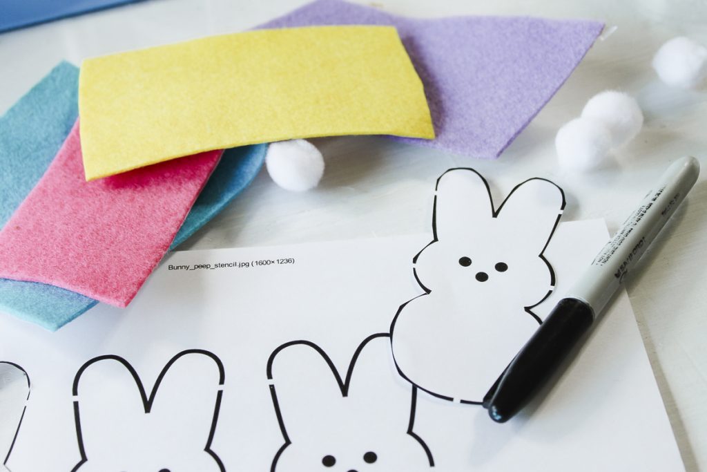 DIY Easter Table Runner with a Cricut Machine - Angie Holden The ...