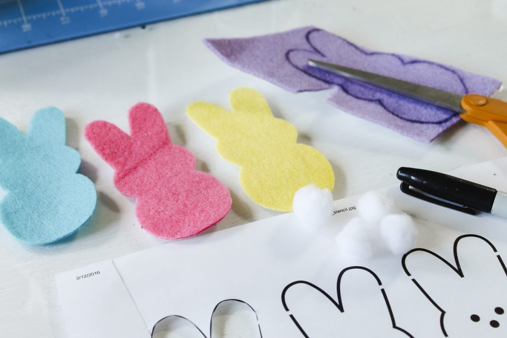 DIY Easter Table Runner with a Cricut Machine - Angie Holden The ...
