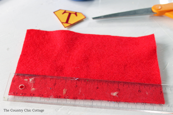 measuring red felt