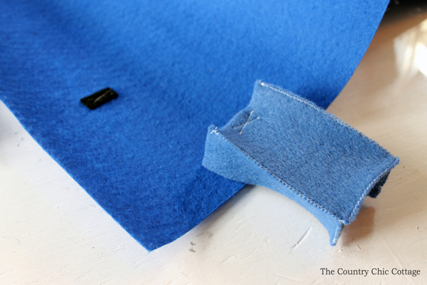 sewing a pouch with felt