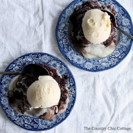 Your entire family will love this crock pot double chocolate lava cake recipe! Set the slow cooker to make this recipe and enjoy a warm dessert with any meal!